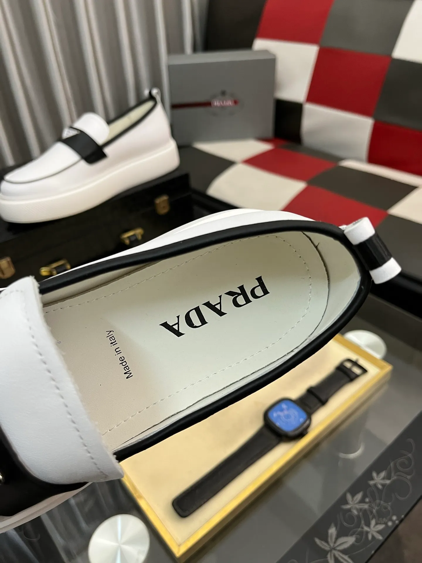 Men's shoes 💰: 560⌚️⌚️[PRADA] Prada casual shoes, originally developed 1:1, made of high-mercerized cowhide with imported cowhide, silk sheepskin lining, rubber outsole, comfortable and soft on the foot, size: 38-443️⃣Colors available